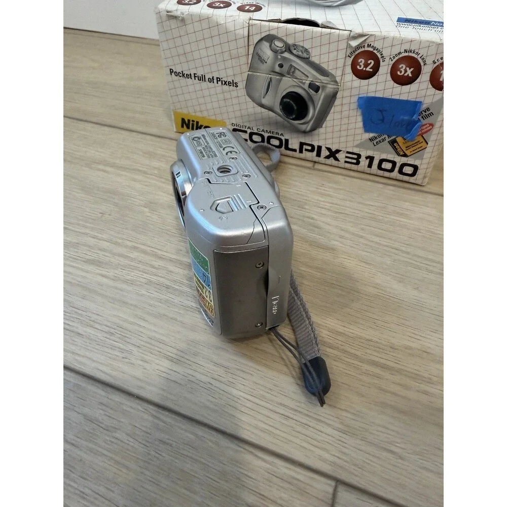 Nikon Coolpix 3100 3.2MP Digital Camera – Boxed – Untested – Complete